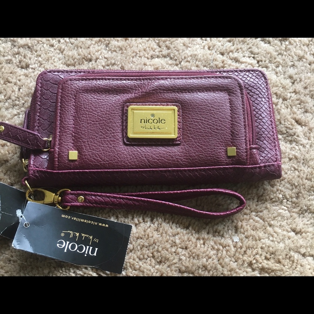 ⬇️⬇️New Nicole Miller wallet